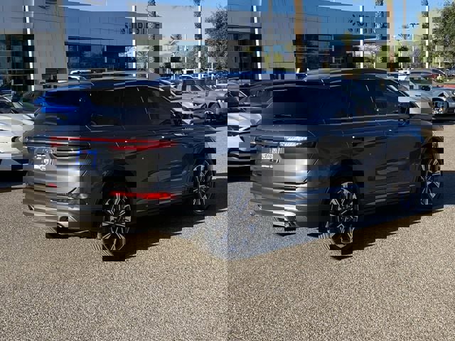 Used 2022 Lincoln Corsair Reserve w/ Equipment Group 201A image 6