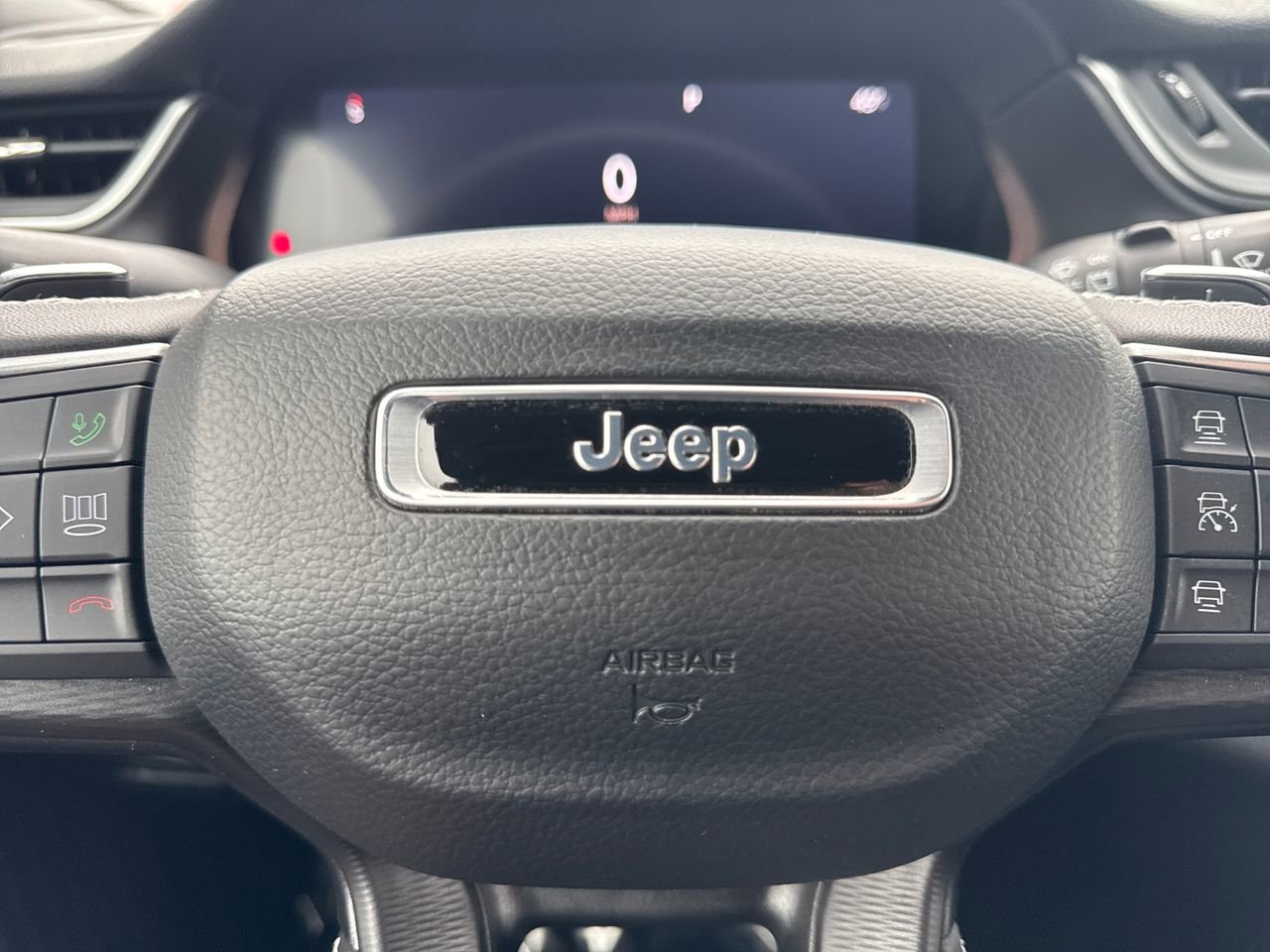 Used 2024 Jeep Grand Cherokee Altitude image 28