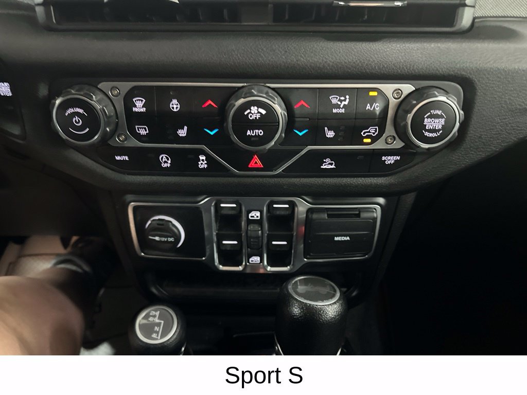 Used 2024 Jeep Wrangler Unlimited Sport AWD/4WD image 46