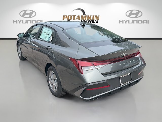 New 2026 Hyundai Elantra SE FWD image 7