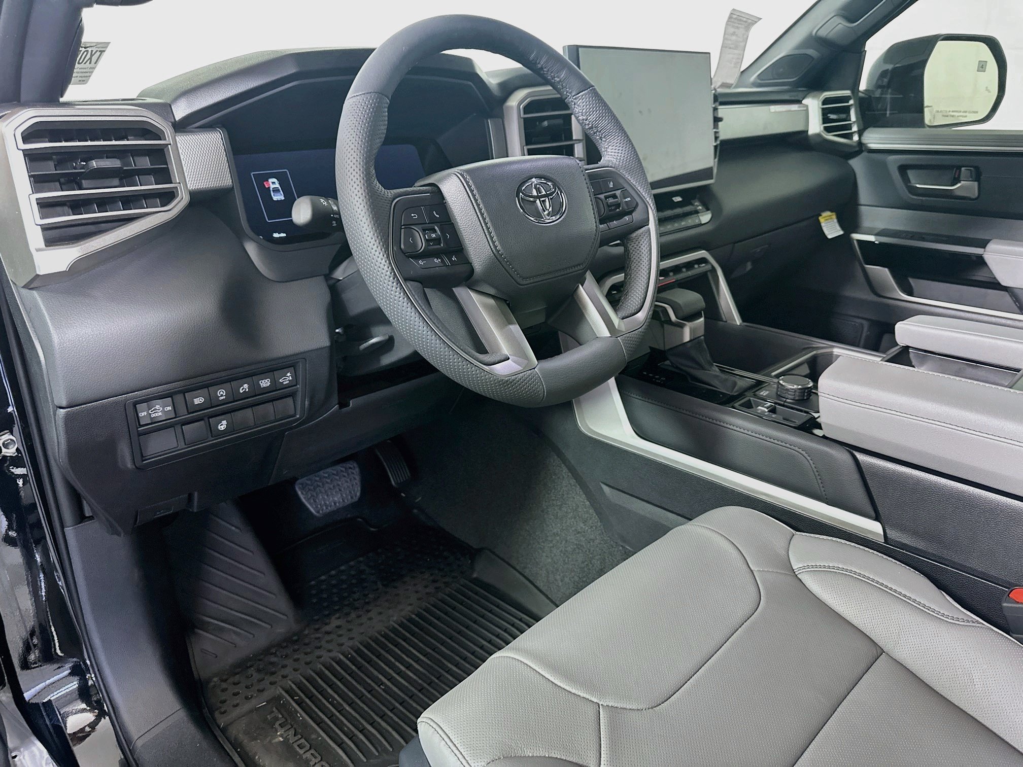 New 2026 Toyota Tundra Limited AWD/4WD image 8
