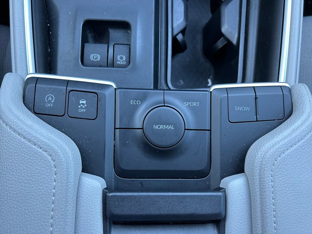 Certified 2025 Toyota Grand Highlander FWD image 28