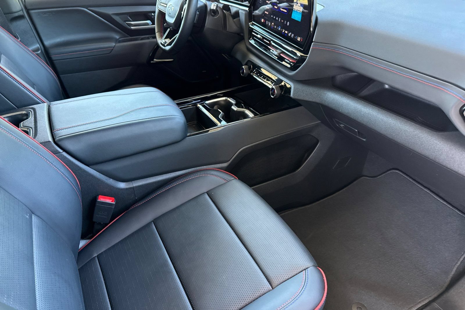 Used 2025 Chevrolet Silverado EV RST AWD/4WD image 24