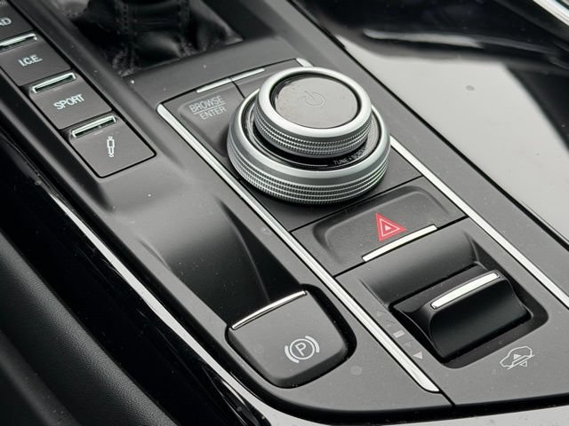 Used 2024 Maserati Levante GT Ultima AWD/4WD image 21