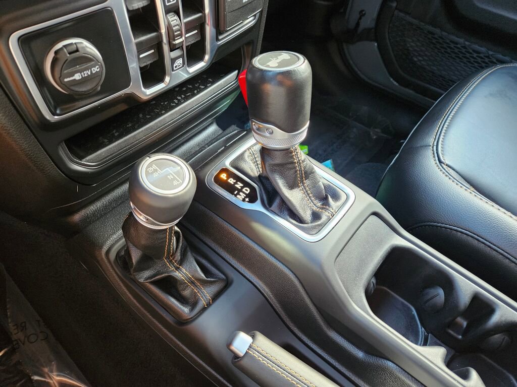 Used 2022 Jeep Wrangler Unlimited Sahara image 29