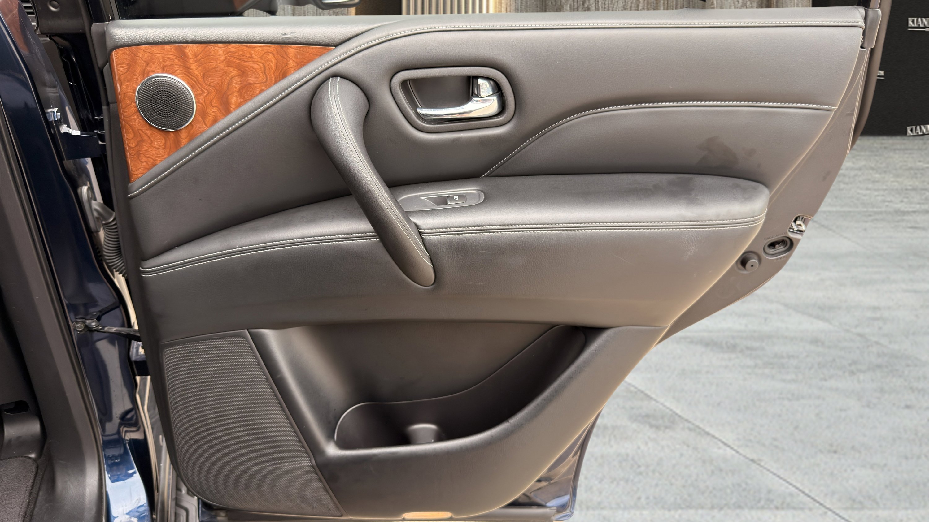 Used 2019 INFINITI QX80 Luxe RWD image 37