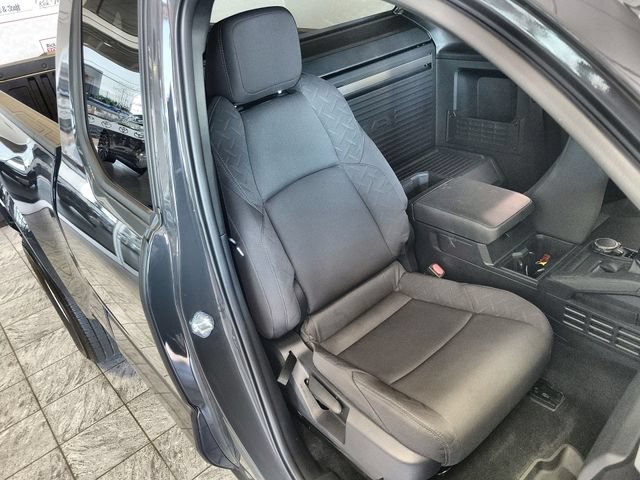 Used 2025 Toyota Tacoma SR AWD/4WD image 24