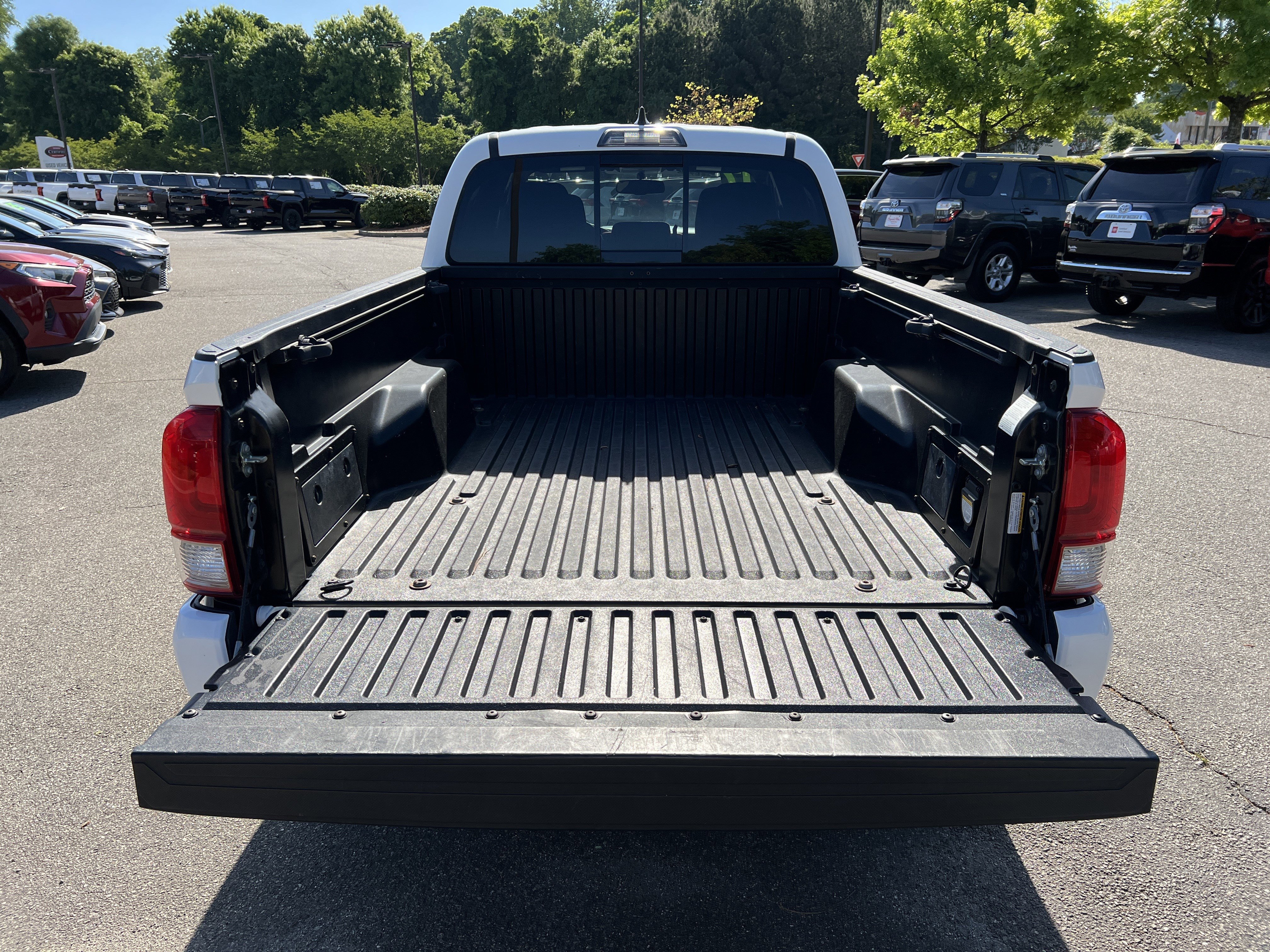 Used 2017 Toyota Tacoma TRD Sport w/ Tow Package image 29