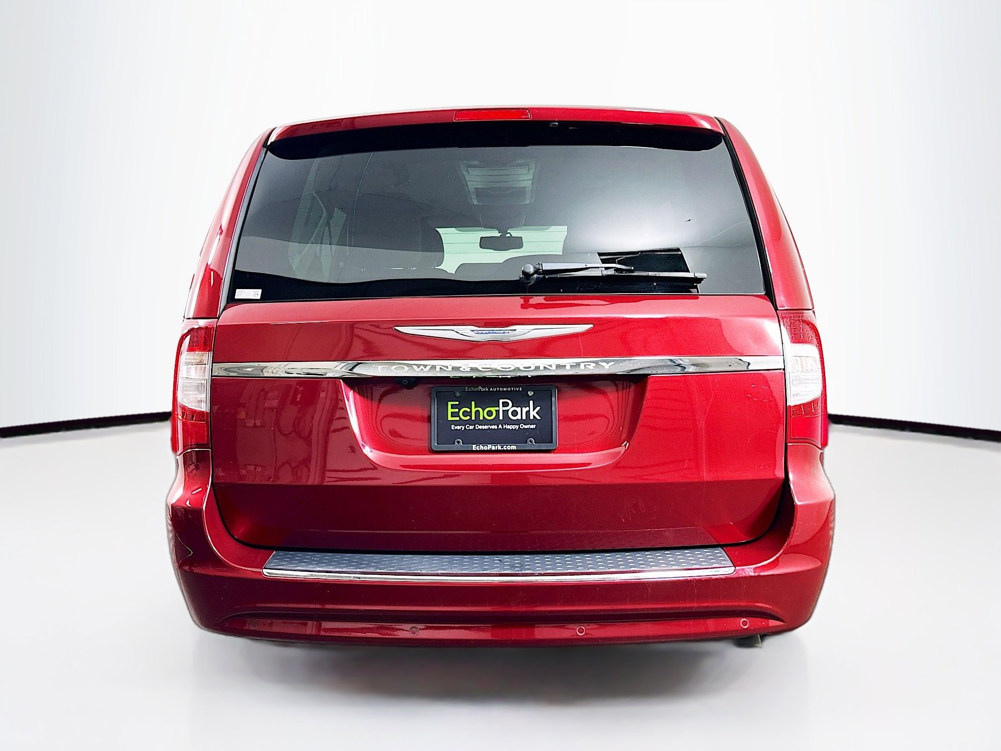 Used 2014 Chrysler Town & Country Touring FWD image 7
