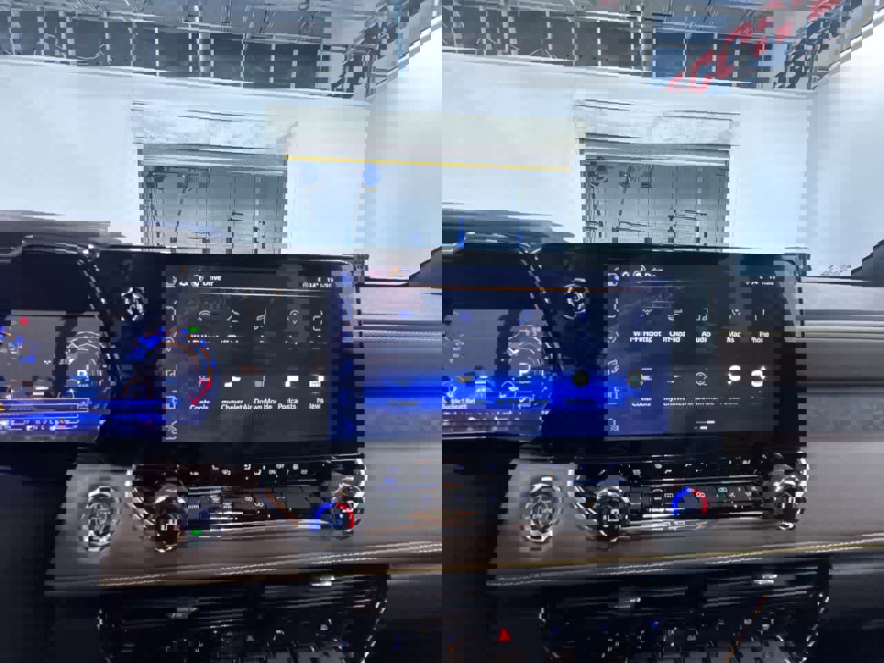 Used 2024 Chevrolet Colorado ZR2 w/ ZR2 Convenience Package III image 25