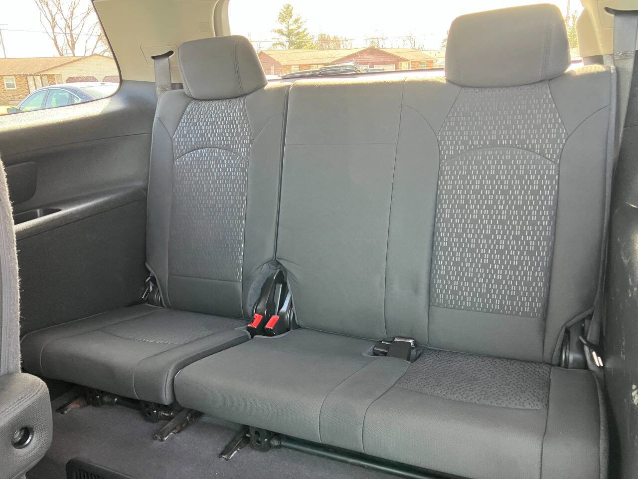 Used 2010 GMC Acadia SLE image 13