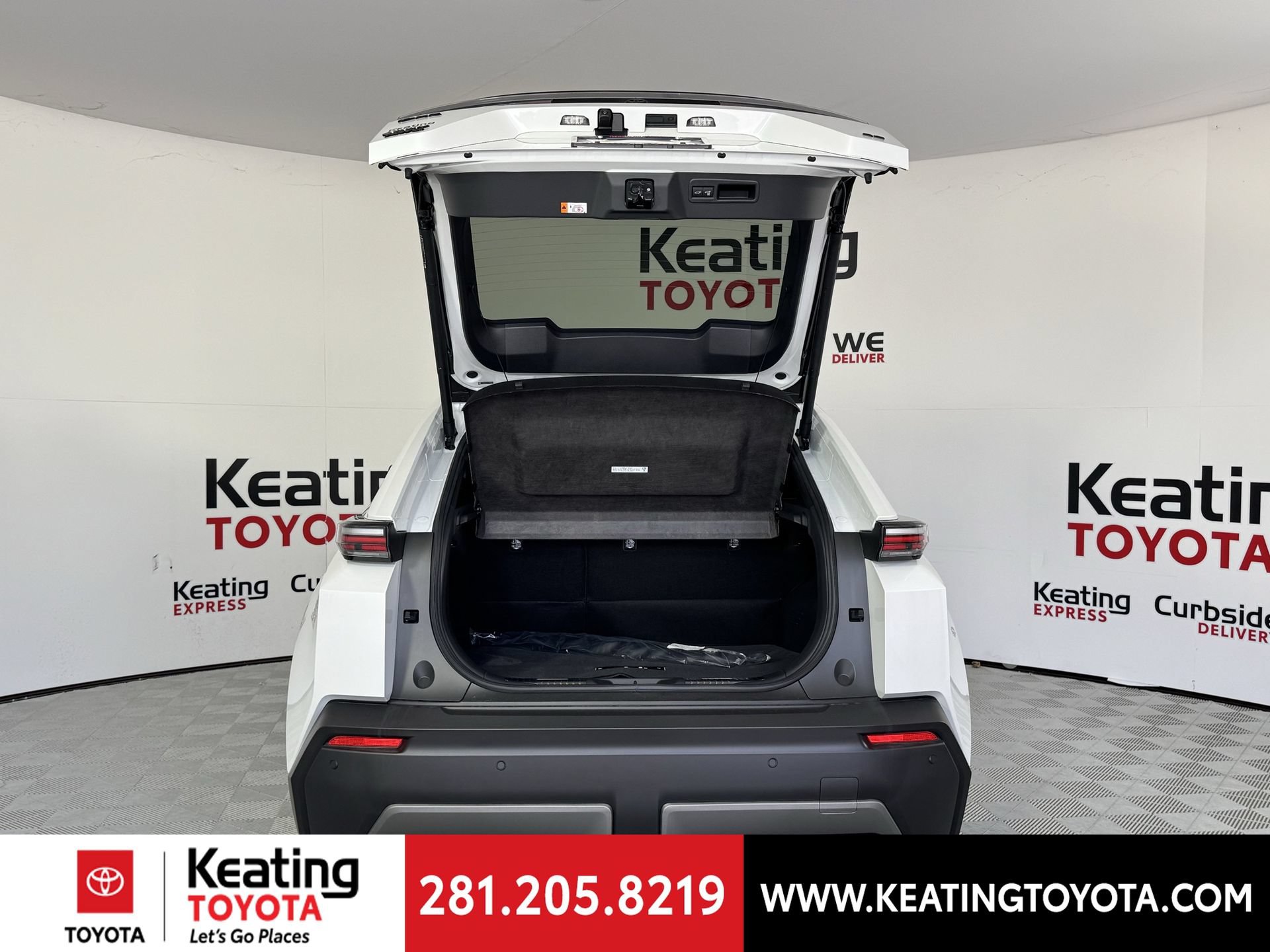 Used 2026 Toyota C-HR AWD/4WD image 11