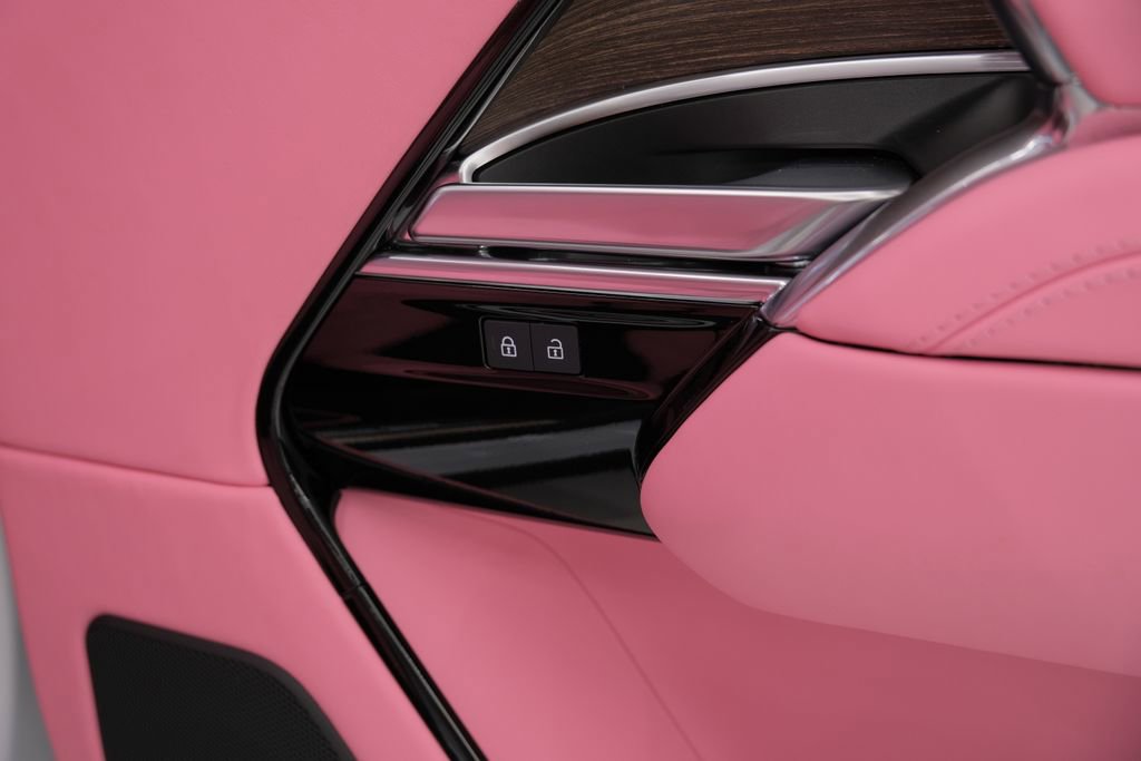 Used 2025 Land Rover Range Rover SE image 44