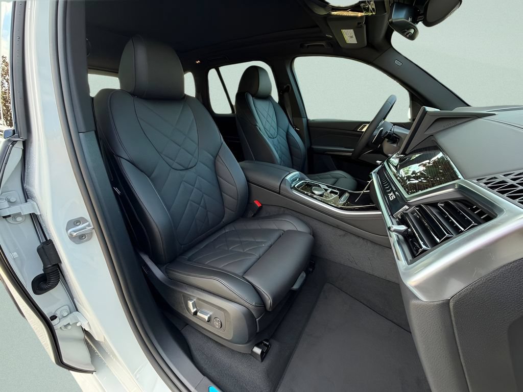 New 2026 BMW X5 xDrive40i w/ M Sport Package AWD/4WD image 23