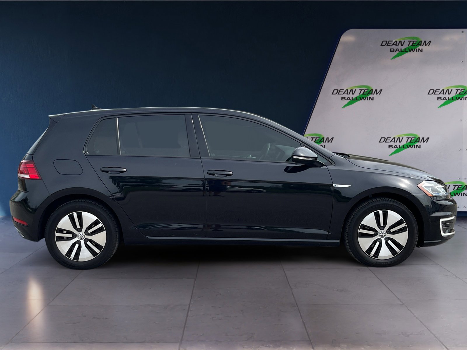 Used 2019 Volkswagen e-Golf SEL Premium image 8