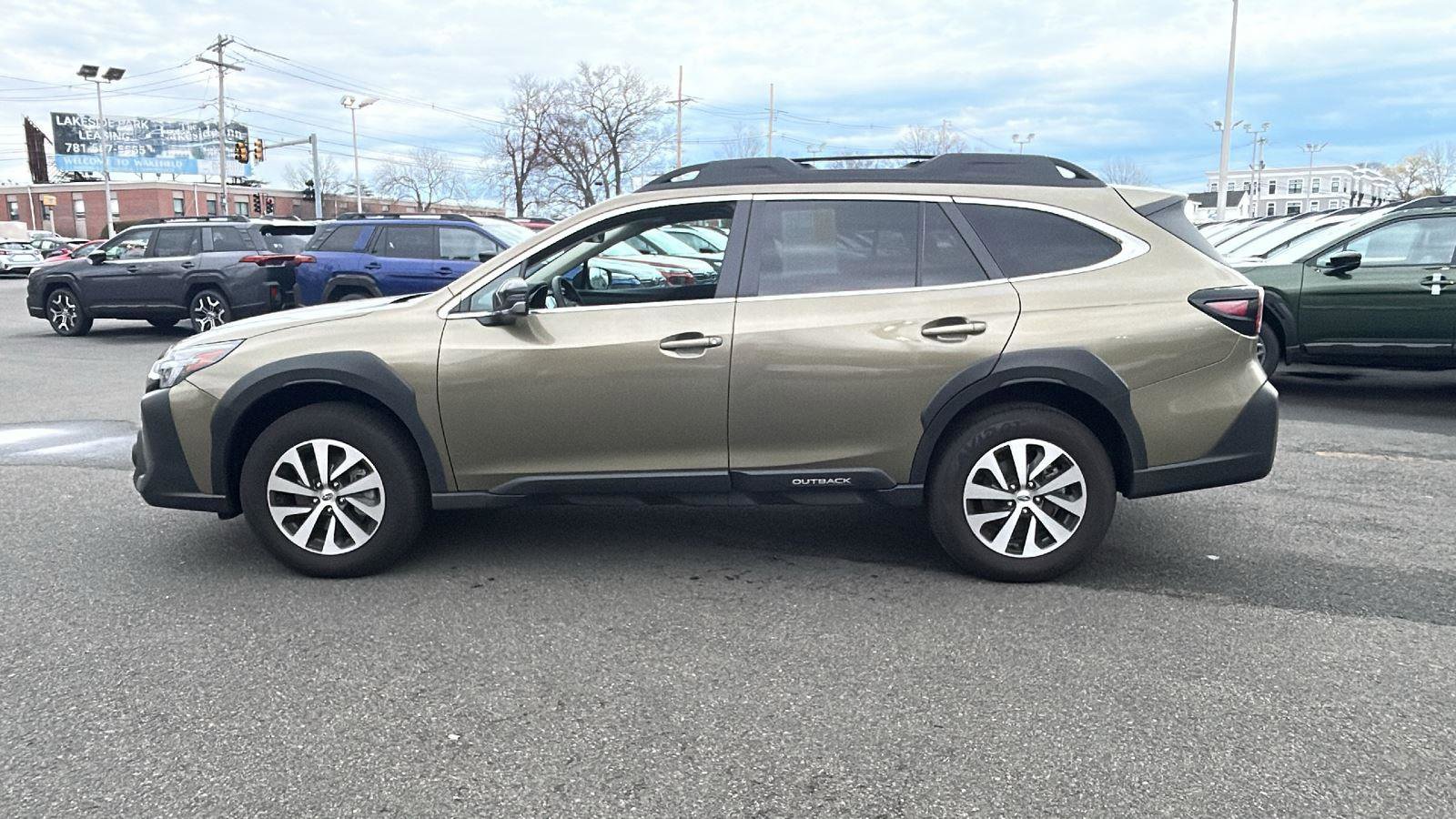 Certified 2025 Subaru Outback Premium image 4