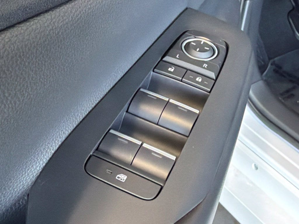 New 2027 Toyota Prius Plug-In Hybrid FWD image 17