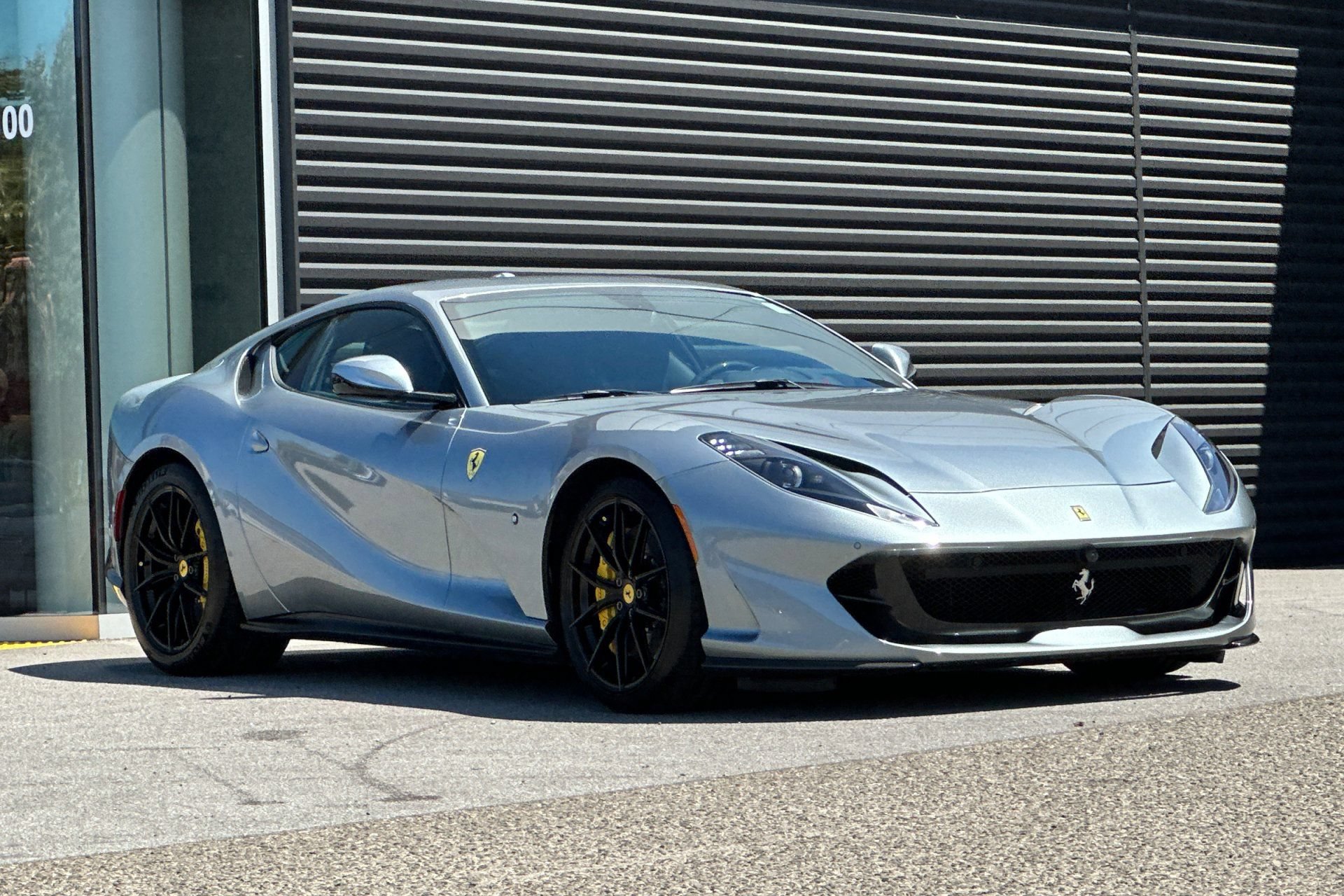 Used 2018 Ferrari 812 Superfast RWD image 10