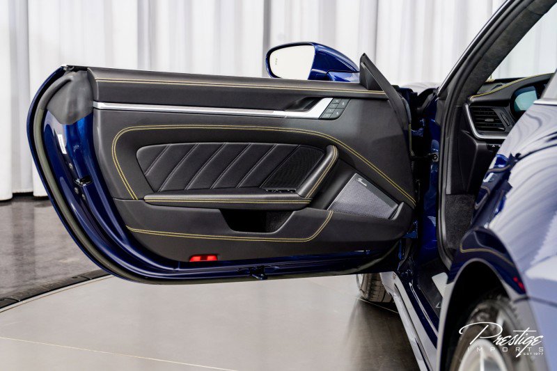 Used 2022 Porsche 911 Turbo image 22