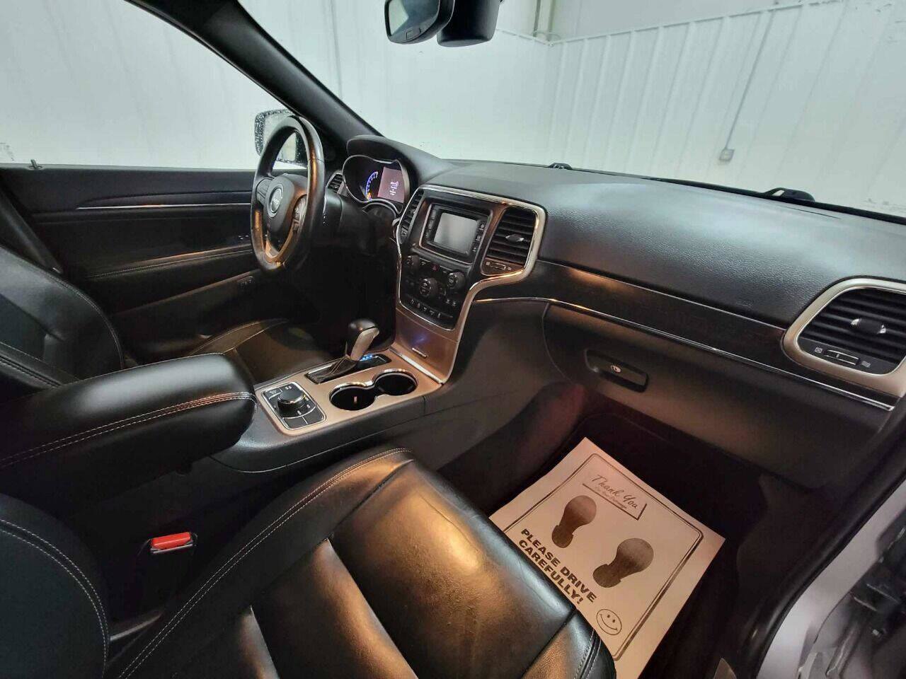 Used 2017 Jeep Grand Cherokee Limited image 37