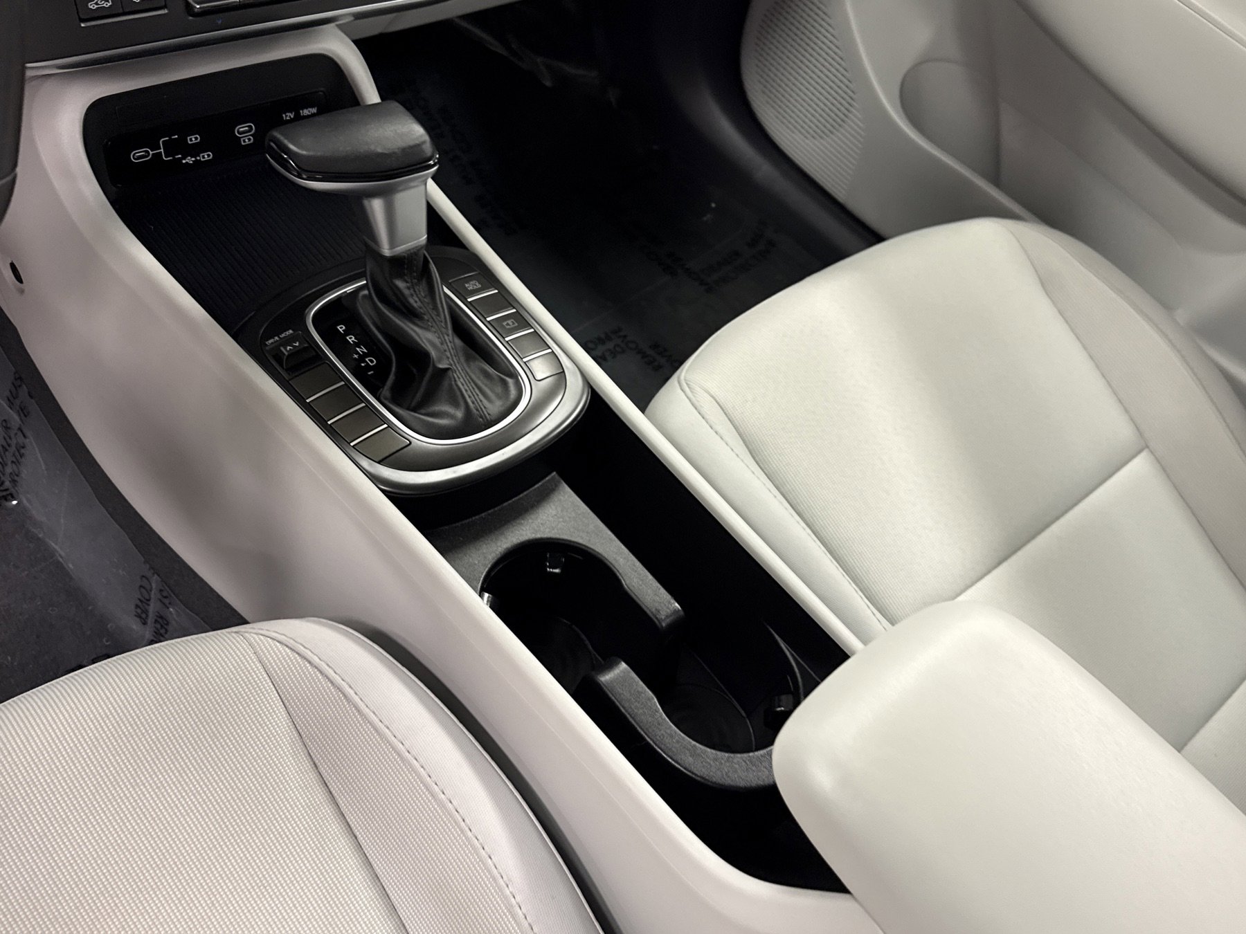 Used 2025 Hyundai Kona SEL image 9