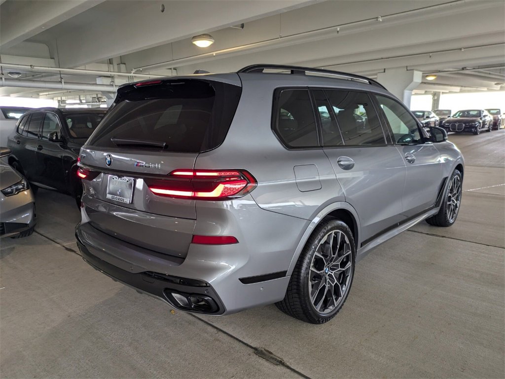 New 2026 BMW X7 M60i image 4