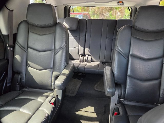 Used 2017 Cadillac Escalade Premium Luxury RWD image 10