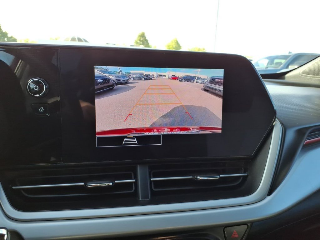 Used 2024 Chevrolet Trax RS FWD image 16