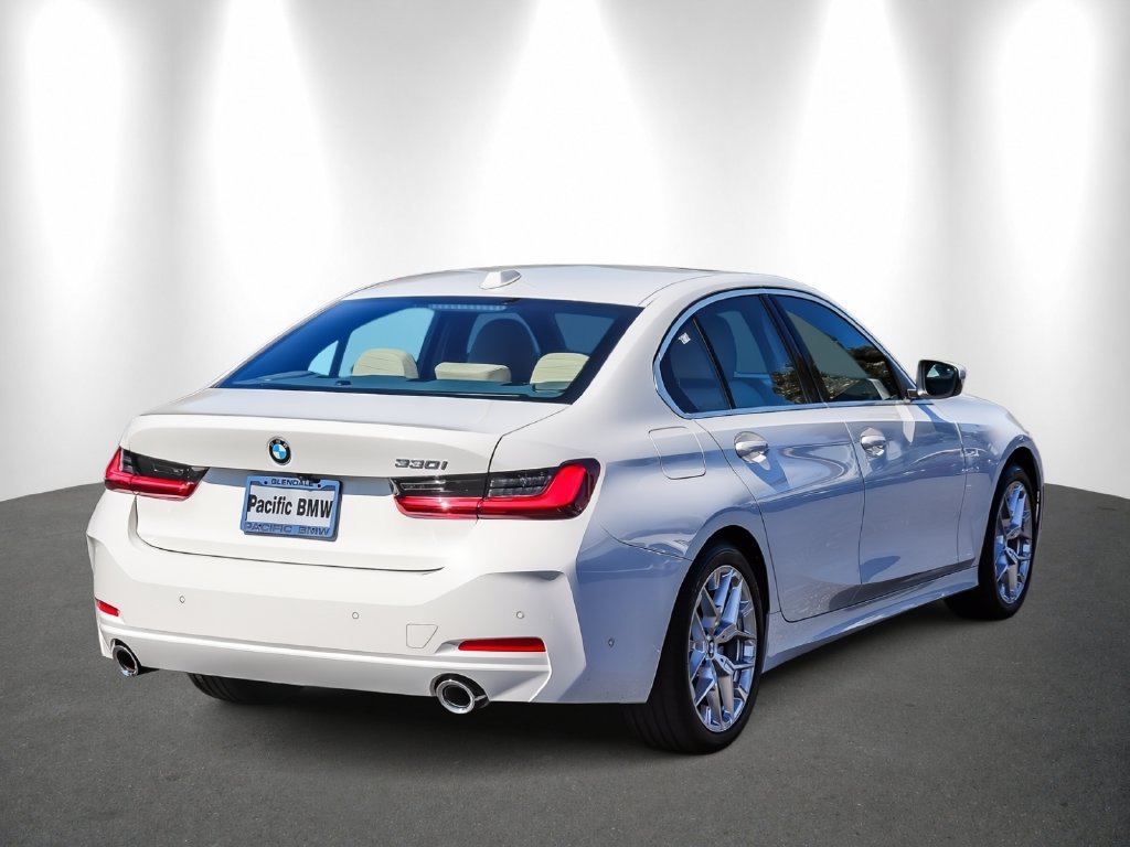Used 2026 BMW 330i Sedan w/ Premium Package RWD image 6