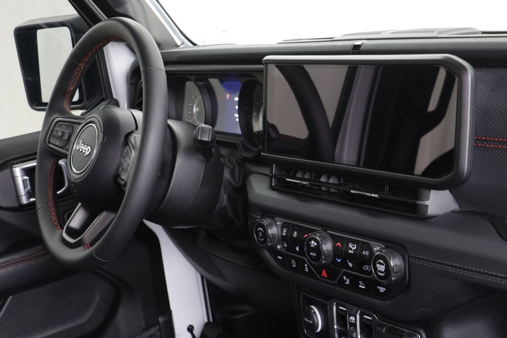 Used 2024 Jeep Wrangler Unlimited Rubicon AWD/4WD image 25