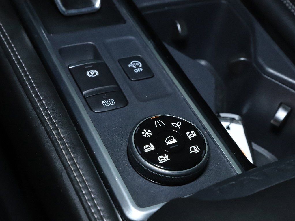 Certified 2024 Nissan Pathfinder Platinum w/ Cargo Package image 31