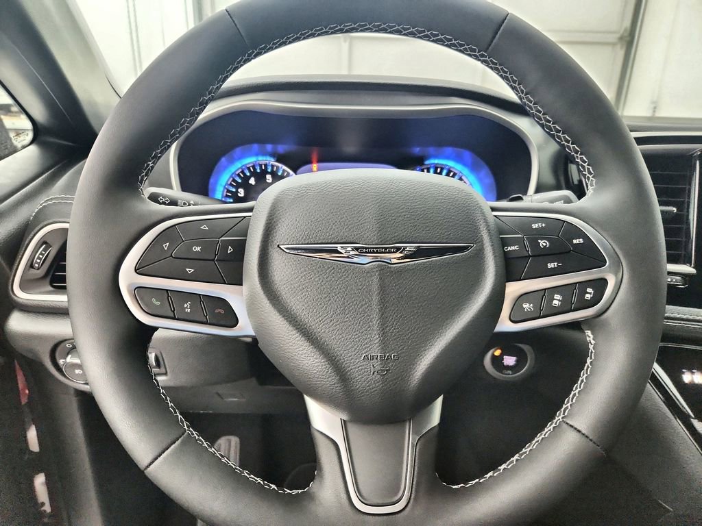 New 2026 Chrysler Pacifica Select AWD/4WD image 22
