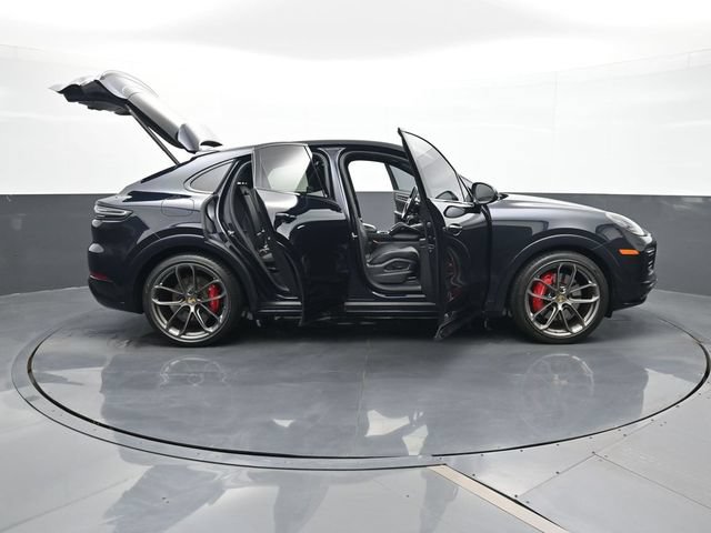 Certified 2023 Porsche Cayenne GTS AWD/4WD image 34