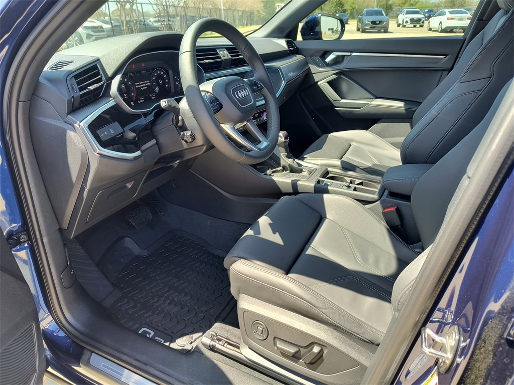 New 2025 Audi Q3 2.0T Premium image 2