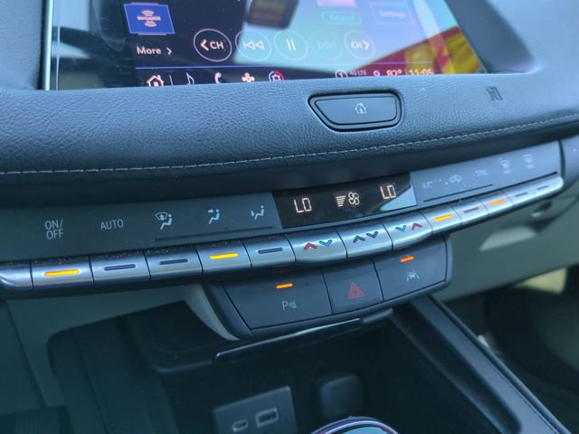 Used 2021 Cadillac XT4 Luxury w/ Driver Awareness Package image 27