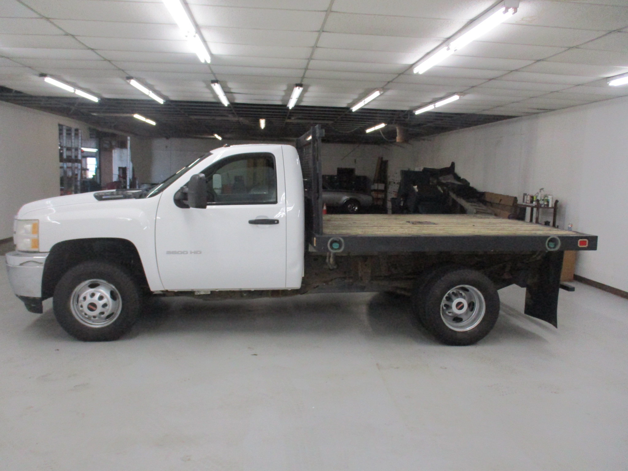 Used 2011 Chevrolet Silverado 3500 W/T w/ Skid Plate Package AWD/4WD image 3