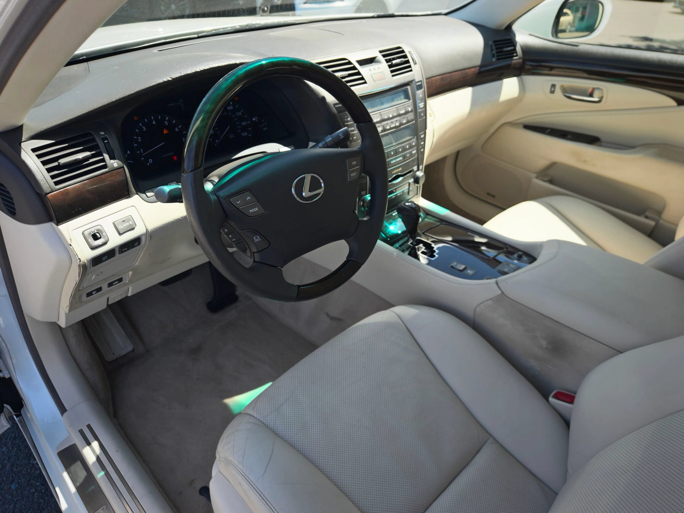 Used 2007 Lexus LS 460 w/ Comfort Pkg RWD image 15