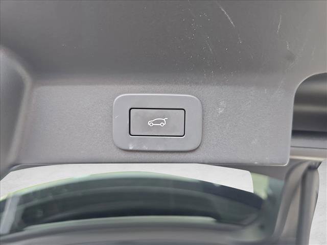 Certified 2025 Jaguar F-PACE R-Dynamic S image 13