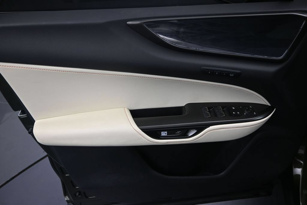 Used 2024 Lexus NX 250 FWD image 11