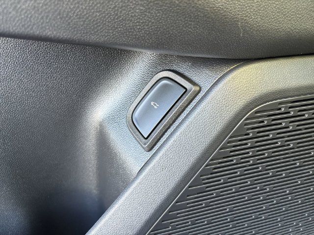 New 2027 Chevrolet Equinox RS w/ Safety and Technology Package FWD image 23