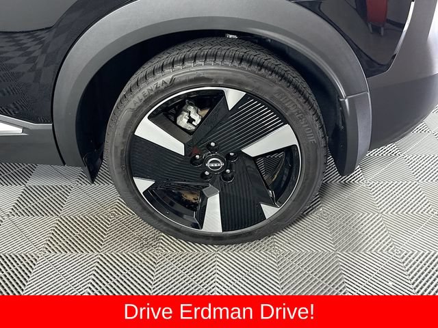 Used 2025 Nissan Kicks SR AWD/4WD image 4
