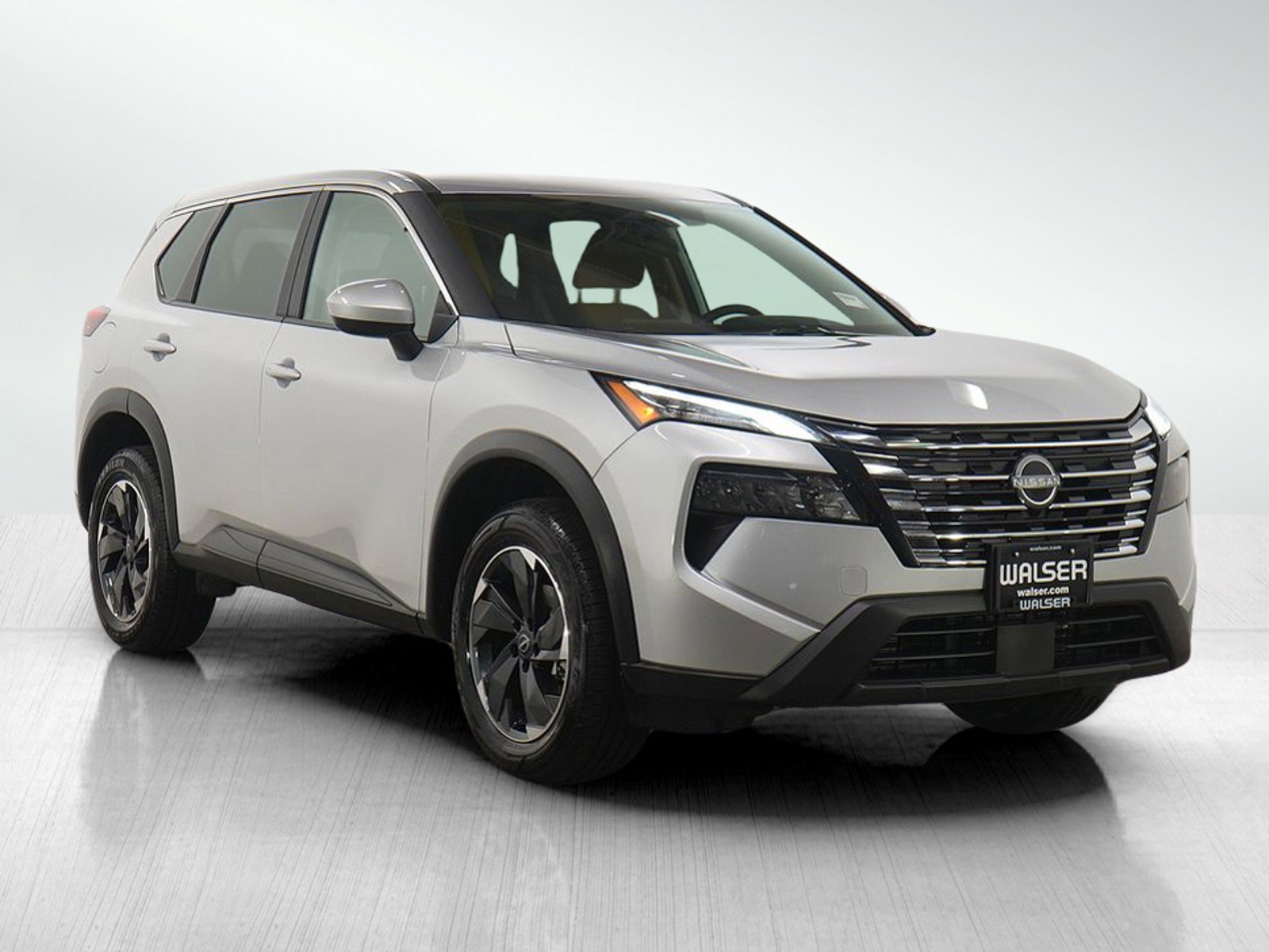 Used 2025 Nissan Rogue SV image 7