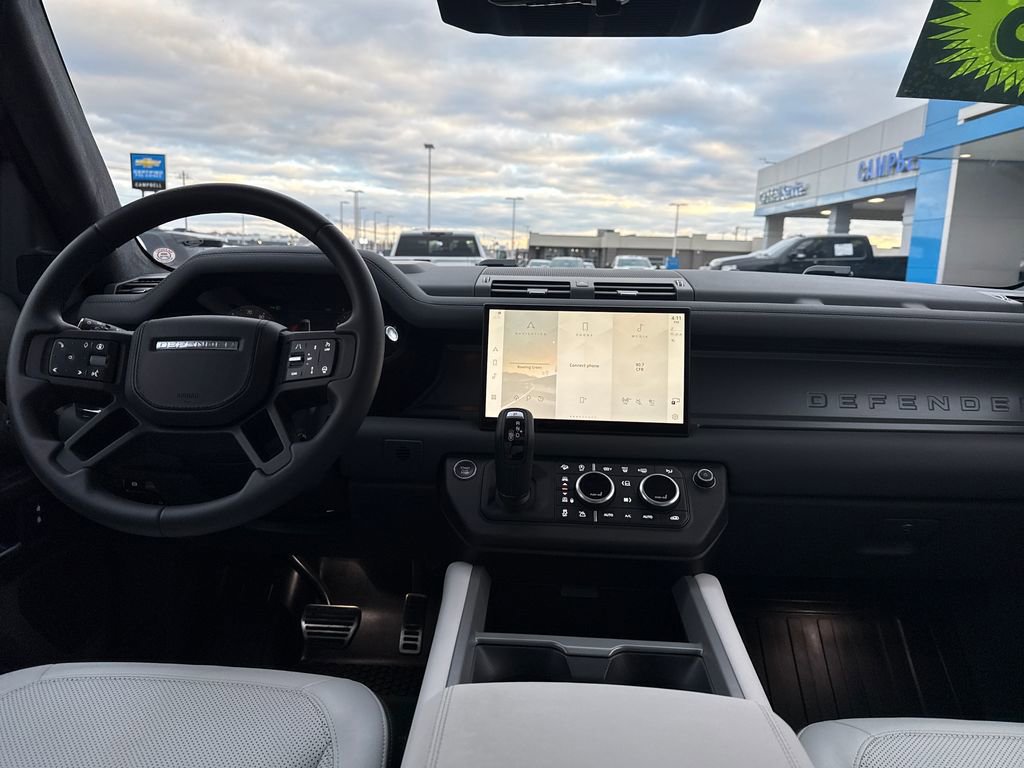 Used 2025 Land Rover Defender 130 V8 image 15