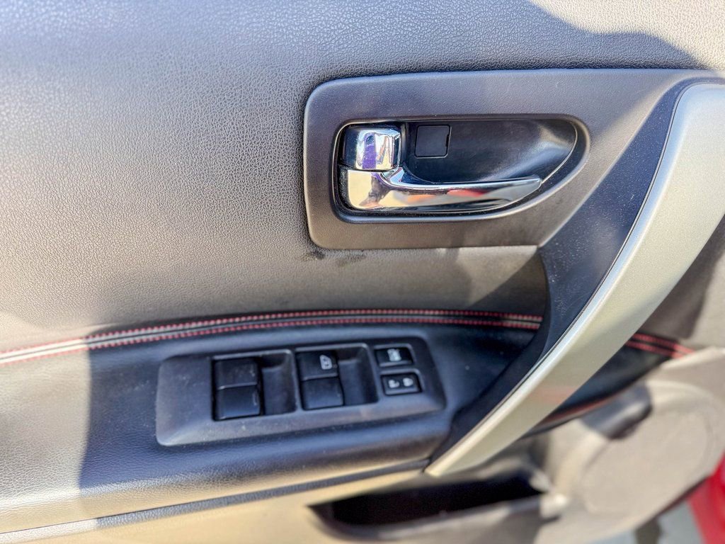 Used 2011 Nissan Rogue SV w/ SL Pkg image 16