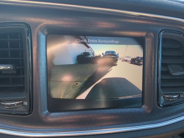 Used 2015 Dodge Challenger SRT RWD image 29