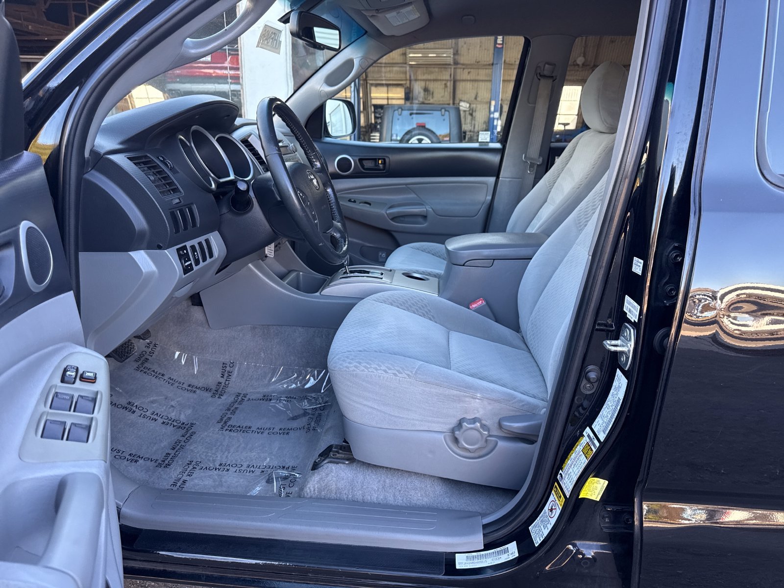 Used 2011 Toyota Tacoma PreRunner w/ SR5 Pkg #2 RWD image 9