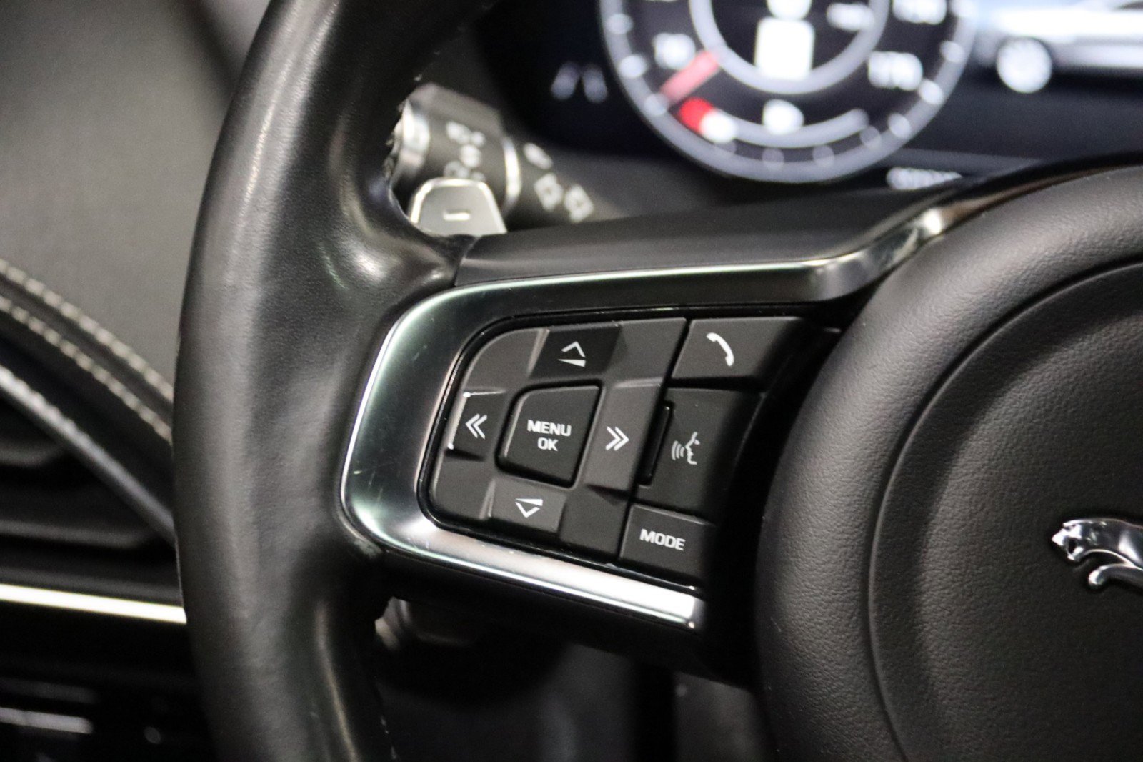 Used 2019 Jaguar F-PACE S image 54