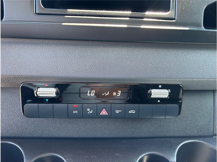 Used 2021 Mercedes-Benz Sprinter 4500 image 23