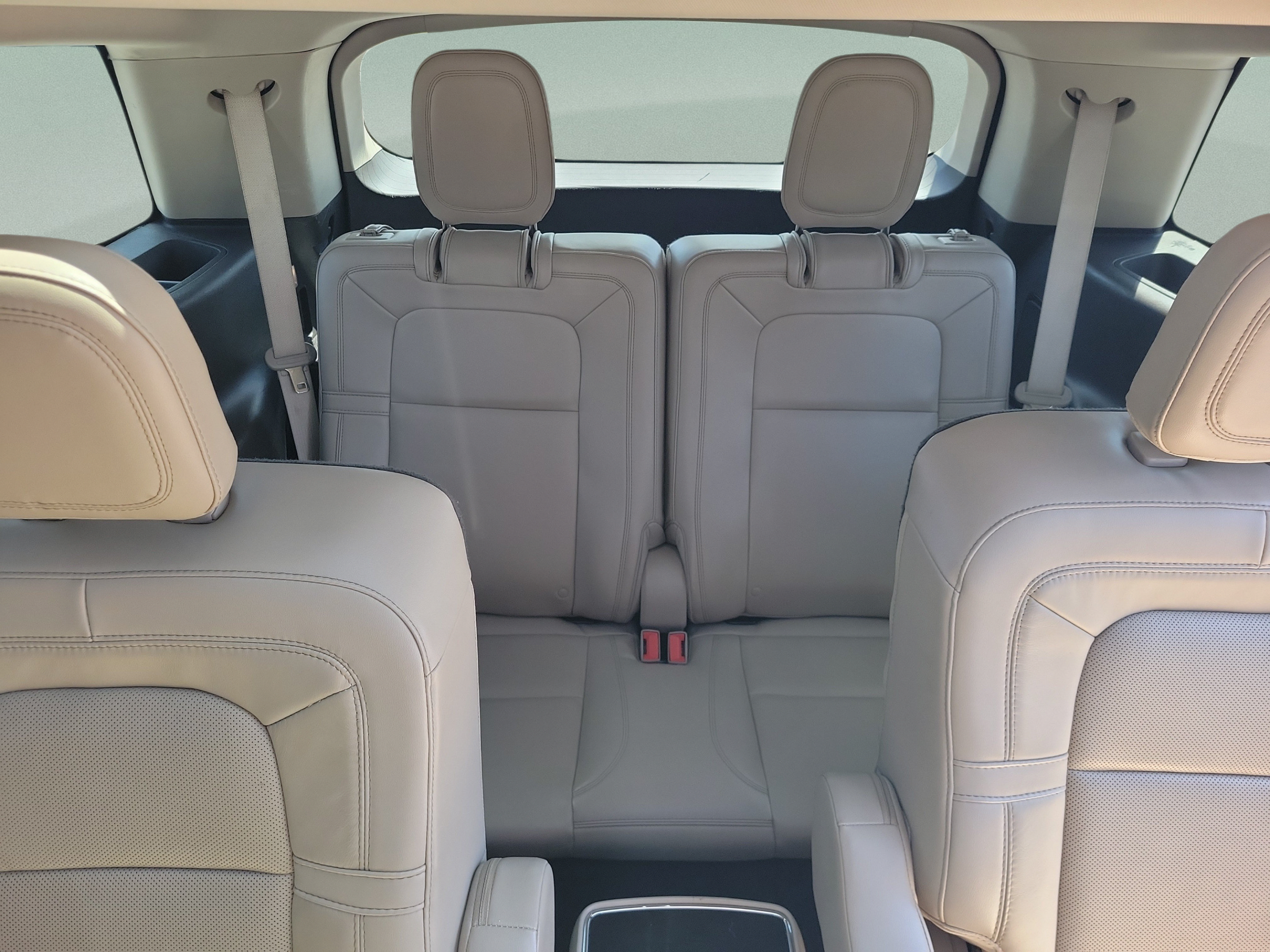 Used 2022 Lincoln Aviator Reserve w/ Equipment Group 201A RWD image 16