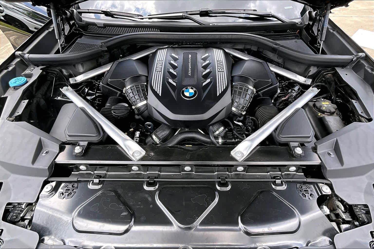 Used 2022 BMW X6 M50i w/ Executive Package AWD/4WD image 30